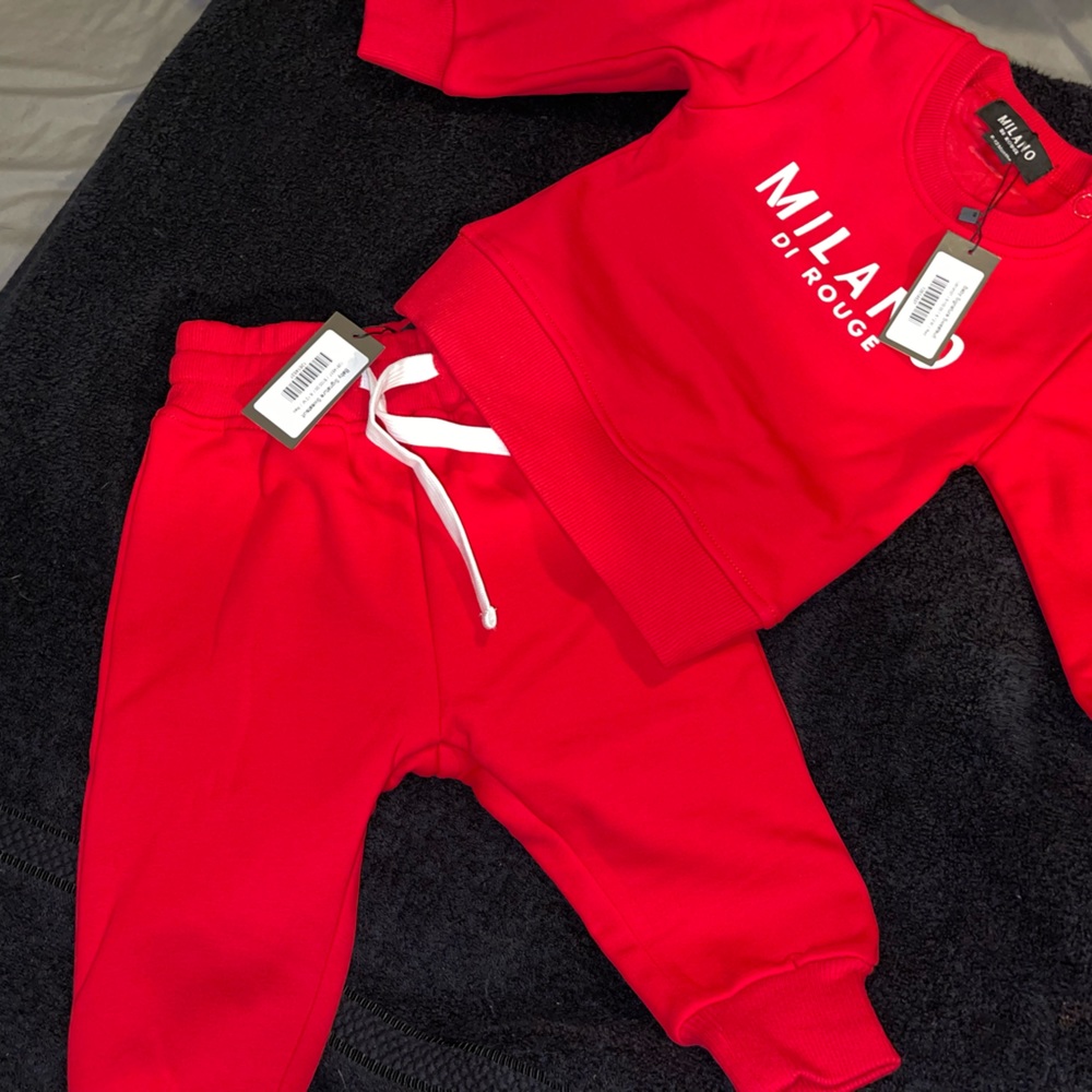 Brand  Milano de rouge nwt red infant  sweat suit 6-12